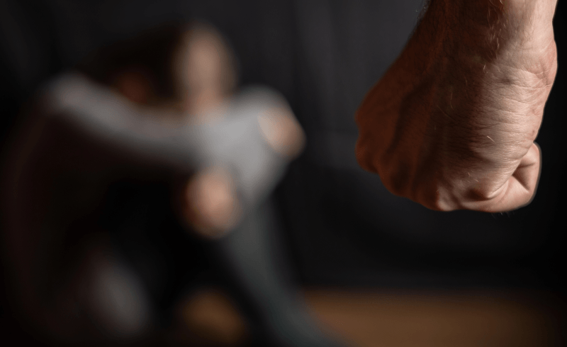 Przemoc domowa a postępowanie karne – co grozi sprawcy? Przemoc domowa a postępowanie karne – co grozi sprawcy?