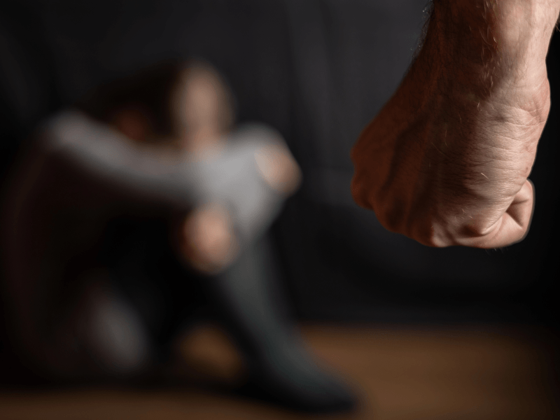 Przemoc domowa a postępowanie karne – co grozi sprawcy?